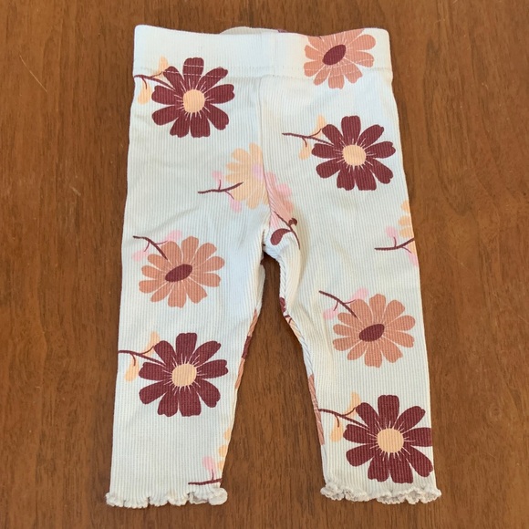 🍓3/$10 NWOT George Kids Leggings with Floral Design - Cream and Brown - Picture 2 of 4